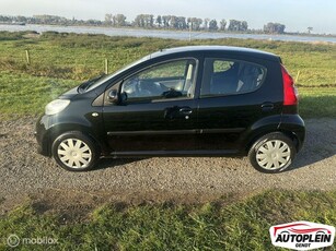 Peugeot 107 1.0-12V XS