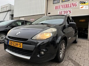 Renault Clio Estate 1.2 TCE Collection AIRCO NAVI TREKHAAK