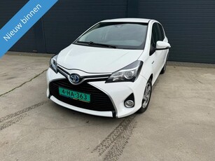 Toyota Yaris 1.5 Hybrid Executive (bj 2017, automaat)