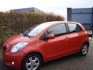 Toyota Yaris 5 drs Airco Nwe Apk 5 € 3699 (bj 2006)