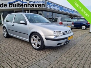 Volkswagen Golf 2.0 Trendline (bj 2000)