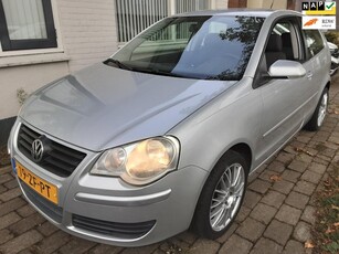 Volkswagen Polo 1.4-16V Optive