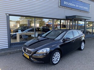 Volvo V40 1.6 T3 Momentum Clima+Trekhaak (bj 2015)