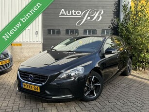 Volvo V40 2.0 D4 MOMENTUM TREKHAAK ALL-SEASON RIEM VV!