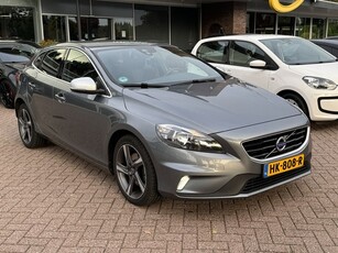 Volvo V40 2.0 T3 R-Design / Navigatie / Parkeerhulp achter