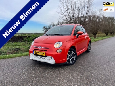 Fiat 500 E 24kwh / Automaat / Stoelverwarming / Update op