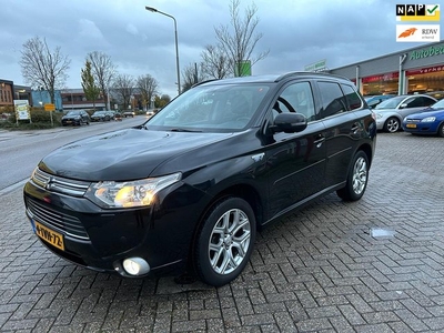 Mitsubishi Outlander 2.0 PHEV Instyle AUTOMAATTREKHAAK 1e