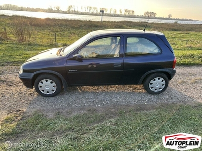 Opel Corsa 1.4i Sport