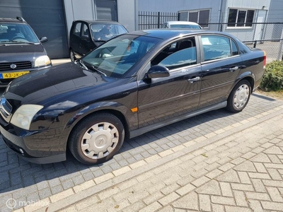 Opel Vectra 1.8-16V Basis