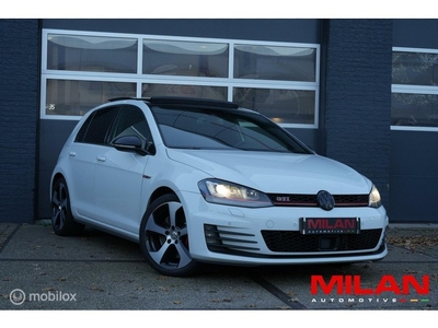 Volkswagen Golf 2.0 TSI GTI Performance DSG PANO DEALER