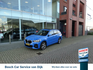 BMW X1 xDrive20i High Executive aut M-pakket / Panoramadak