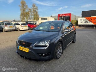 Ford Focus 2.5-20V ST