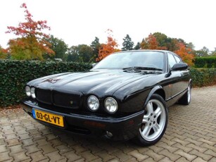 Jaguar XJ R Sport 3.2 V8 Executive , Automaat , Clima / Cruise / Leder / Pdc / 18 Inch Lm Velgen.