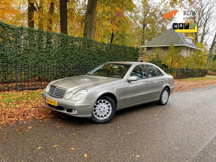 Mercedes-Benz E-klasse 240 Elegance Youngtimer!