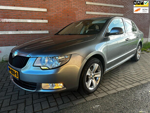 Skoda Superb 1.8 TSI Ambition, Sedan, 1e eigenaar, trekhaak, NW APK.