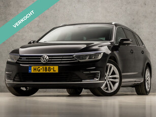 Volkswagen Passat Variant 1.4 TSI GTE Highline 218Pk Automaat (PANORAMADAK, APPLE CARPLAY, CAMERA, STOELVERWARMING, LEDER/ALCANTARA, KEYLESS, ADAPTIVE CRUISE, SPORTSTOELEN, GETINT GLAS, NIEUWE APK, NIEUWSTAAT)