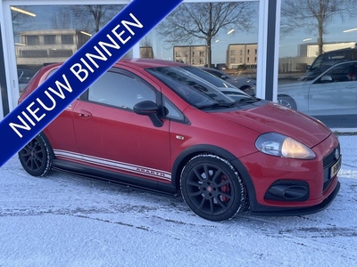 Fiat Grande Punto 1.4-16V Abarth 50% deal 3475,- ACTIE 155