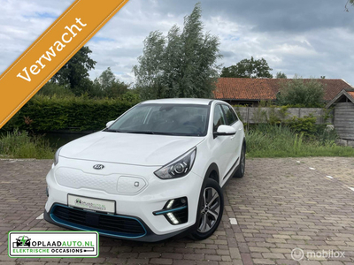 Kia e-Niro ExecutiveLine 64 kWh - Schuifdak - Leder - 3 fase