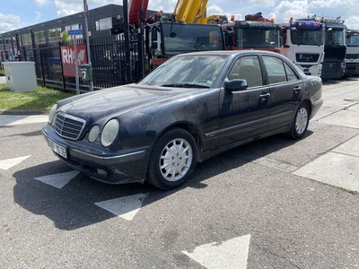 Mercedes-Benz E-Klasse E320 CDI ELEGANCE (bj 1999)