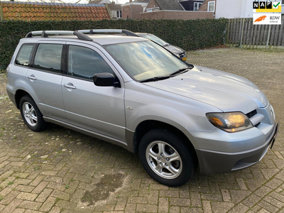 Mitsubishi Outlander 2.0 Sport 4WD Youngtimer NU AANBIEDING € 5499 !! bijtelling vriendelijk! MOOIE AUTO MET SUPER KM STAND (NAP)