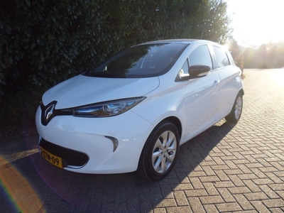 Renault Zoe Q210 ZEN Quickcharge 22 KHW [ex accu huur] e 2000,- subsidie CRU