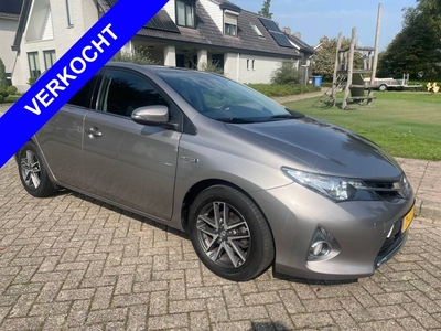 Toyota 1.8 Hybrid Dynamic 6 MND GAR CLIMA NAVI CRUISE CON