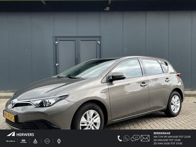 TOYOTA AURIS 1.8 Hybrid Business / Automaat / Cruise Control / Climate Control / Camera / All season / Bluetooth / NAP / Dealer Onderhouden