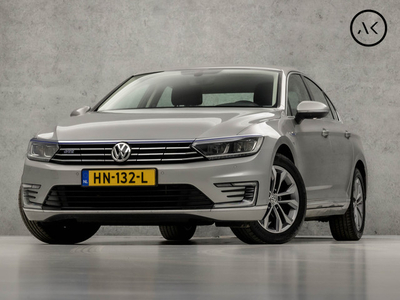 Volkswagen Passat 1.4 TSI GTE Sport 218Pk Automaat (NAVIGATIE, CLIMATE, KEYLESS, SPORTSTOELEN, LED KOPLAMPEN, PARKEERSENSOREN, CRUISE, NIEUWE APK, NIEUWSTAAT)