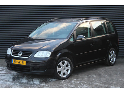 Volkswagen Touran 2.0-16V FSI Business |7 persoons | Trekhaak | Cruise |