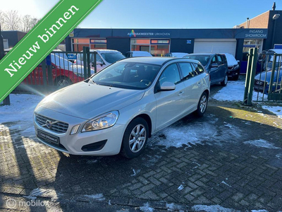 Volvo V60 1.6 T3,1e eigenaar,navi,12 mnd garantie mogelijk.