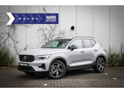 VOLVO XC40 B3 Aut.7 Plus Dark, ACC, Schuifdak, HK Audio, Parkeercam.