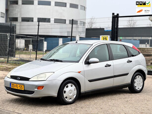 Ford Focus 1.6-16V Ghia/INRUILKOOPJE/VOL JAAR APK INCL