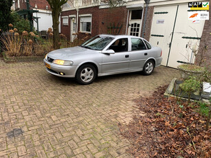 Opel Vectra 1.6-16V Pearl Automaat Nieuwe Apk!!