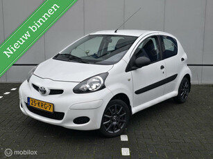 Toyota Aygo 1.0-12V Comfort Nieuwe apk! 2e eigenaar!