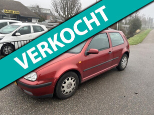 Volkswagen Golf 1.6 Trendline