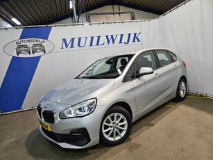 BMW 2-serie Active Tourer 220i Executive Launch Edition / Trekhaak NL Auto