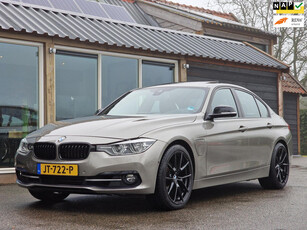 BMW 3-serie 330e ///M (Schuifdak / Leder / Sportstoelen / Navigatie / 19