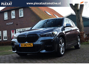 BMW X1 SDrive18i High Executive Aut. | M-Pakket | Facelift | Full Led | Botspreventie | Wintervelgen | Stoelverwarming | NAP |