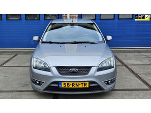 Ford Focus 1.6-16V First Edition ST-Look