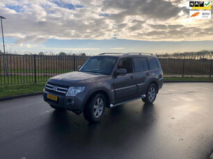 Mitsubishi Pajero 3.2 DI-D Instyle Navi.Camera.Clima.Pano