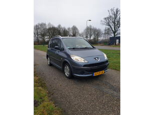 Peugeot 1007 1.4 Sesam Urban