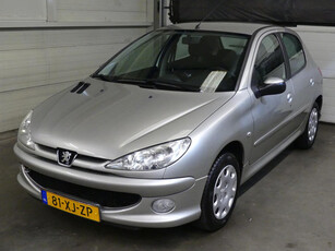 Peugeot 206 1.4 Forever - Airco - 5 deurs - Mooie auto!