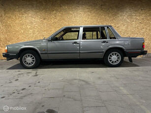 Volvo 740 2.3 GLE Aut. sedan - apk 2-2027 - rood interieur