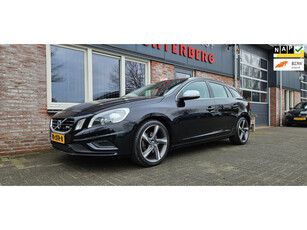 Volvo V60 1.6 T4 R-Design 180PK! Xenon! Schuifdak! Navigatie! Camera! Leer! Nette Auto! Dealer Onderhouden!