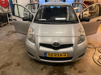 Toyota Yaris 1.3 16v VVT-i Cool VERKOCHT