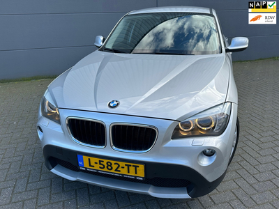 BMW X1 SDrive18i Executive*Automaat*APK*NAP*AIRCO*CRUISE*ELKT-RAAM*C-D AFSTAND*NAVI