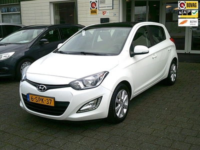 Hyundai I20 1.4i i-Vision (Aut./AIRCO/LMV/NAV.)