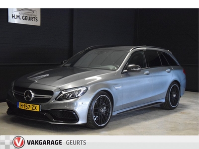 Mercedes-Benz C-Klasse Estate 63 AMG Pano 19Inch Burmester Xenon Navi Mooi!