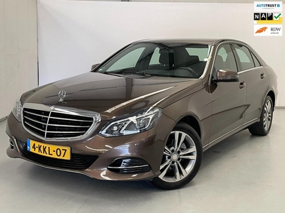 Mercedes-Benz E-klasse 200 / Aut / NL-auto / Trekhaak / Navi / Bluetooth