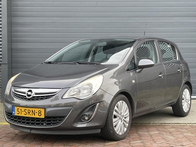 OPEL CORSA 1.2 COSMO I GOEDE VRIJDAG + TWEEDE PAASDAG OPEN! I 5-DEURS I AIRCONDITIONING I NAVIGATIE I PARKEERSENSOREN I LUXE UITVOERING